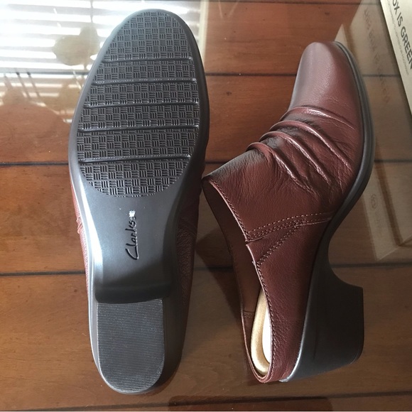 CLARKS Women's Emily Charm Slip-On Clogs-Dark Tan Size 10 NIB - Picture 4 of 11